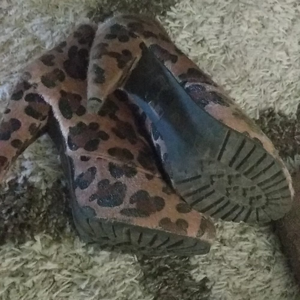 Leopard Booties - Picture 2 of 5